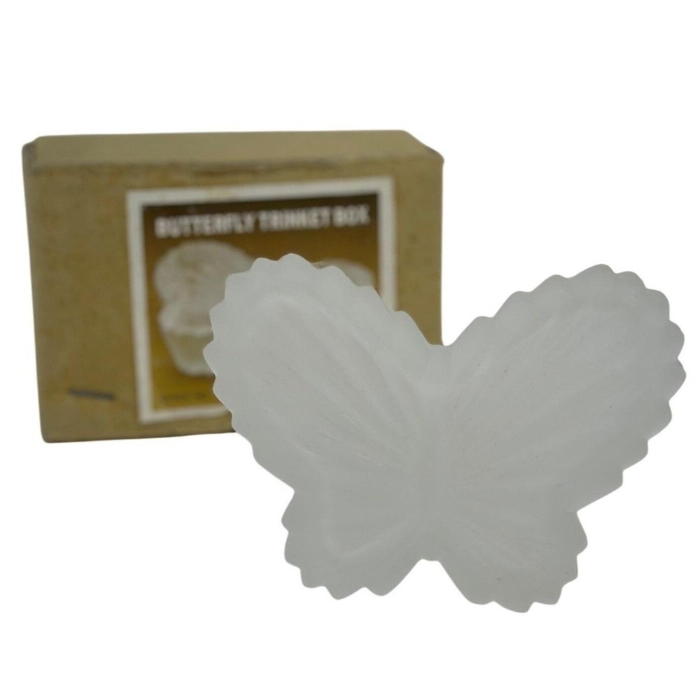 VTG Frosted Glass Butterfly Trinket Box w/ Original Box MCM Jewelry Decor 4.5"